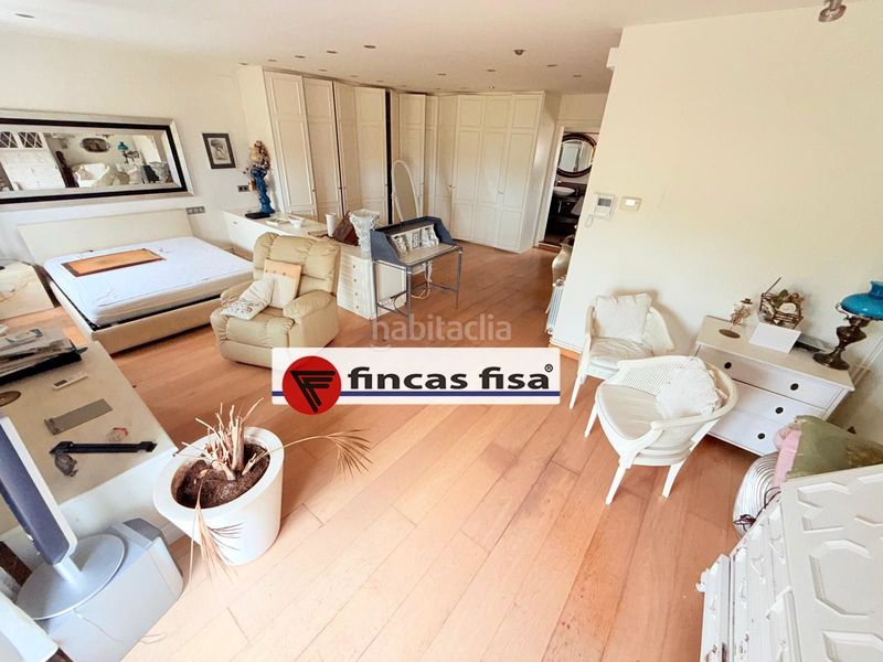 Foto ae1b30be-c05f-4b87-b2aa-842e45ceebc5. Casa adossada amb calefacció a Zona Alta Premià de Mar