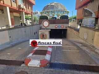Parking coche en Sardana