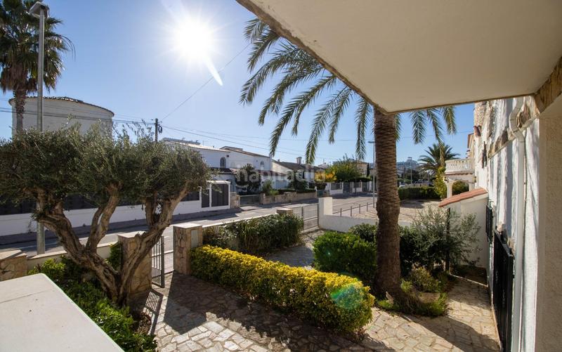 Foto 4c1a1613-1abd-4c89-a71c-4297dce836ea. Casa  con dos amarres en Salins - Cavall de Mar Empuriabrava