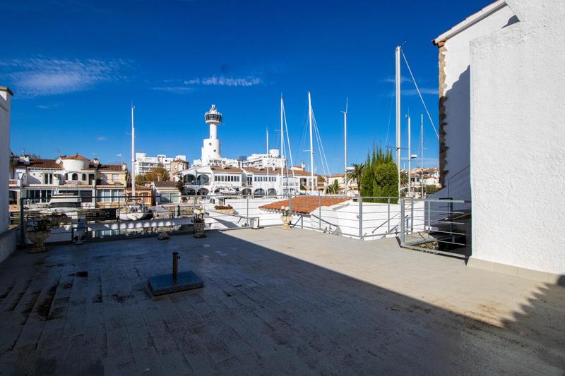 Foto 522e9626-aa68-4a4a-8ad0-04a057046273. Casa  con dos amarres en Salins - Cavall de Mar Empuriabrava