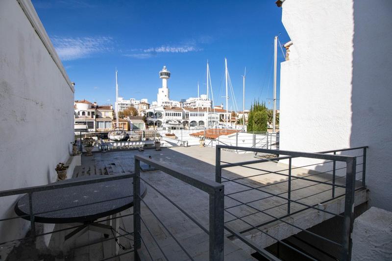 Foto d907f9cc-8d85-4756-b8b4-98d49cb22015. Casa  con dos amarres en Salins - Cavall de Mar Empuriabrava