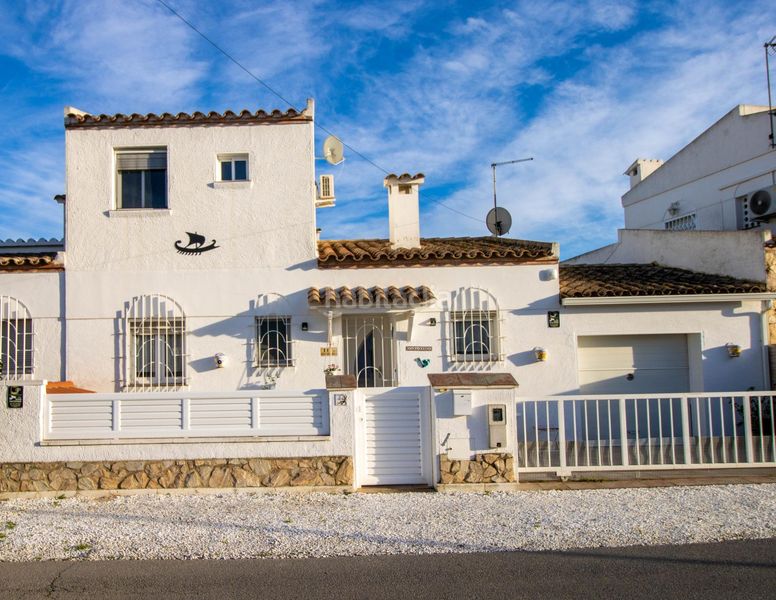 Foto 827a2d0c-eee3-4ad8-85b1-362e4350a170. Casa amb calefacció aparcament a Sant Maurici Empuriabrava