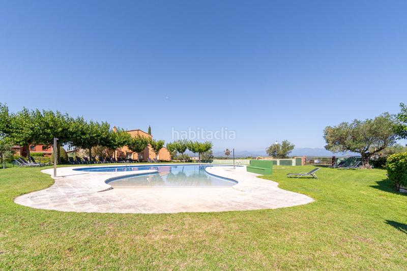 Foto 4ea4e190-744c-4269-bf97-158f05263420. Casa vivienda unifamiliar aislada en golf con jardín privado y piscina comunitaria en Peralada