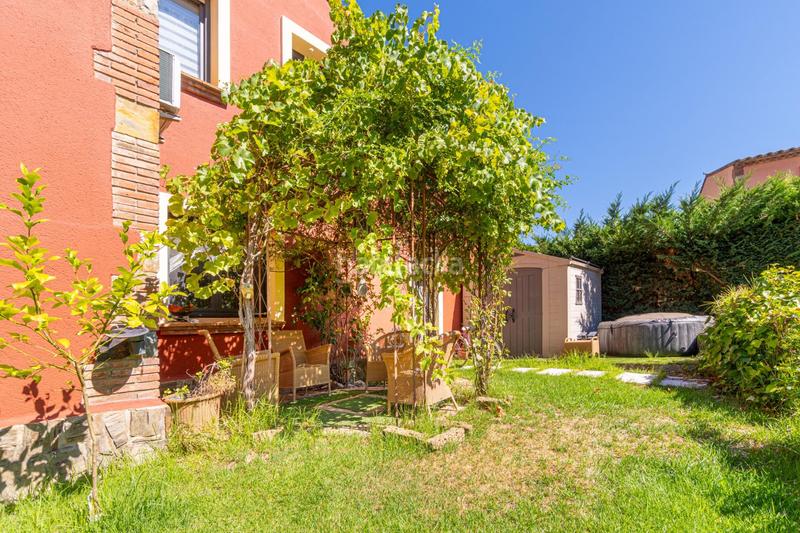 Foto 645cdb53-b0a7-4a57-a5d9-fe51e6f077a1. Casa vivienda unifamiliar aislada en golf con jardín privado y piscina comunitaria en Peralada
