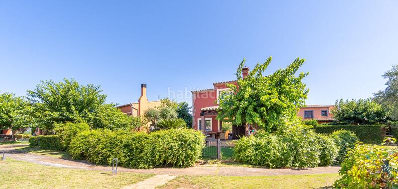 Foto 8b138d32-a778-40c1-b3e8-545b9e0626c7. Casa vivienda unifamiliar aislada en golf con jardín privado y piscina comunitaria en Peralada
