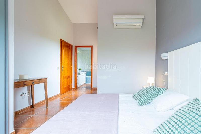 Foto 9587f4b7-767c-4fc3-a78c-05503d6a5429. Casa vivienda unifamiliar aislada en golf con jardín privado y piscina comunitaria en Peralada