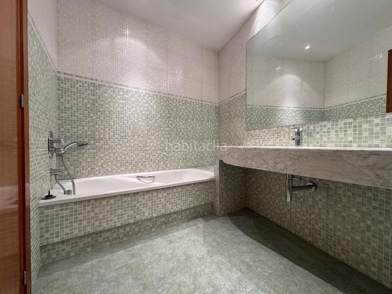 Foto 02465c7a-9487-44ef-9586-282d519aafb6. Dachwohnung mit heizung parking in Creu de la Mà Figueres