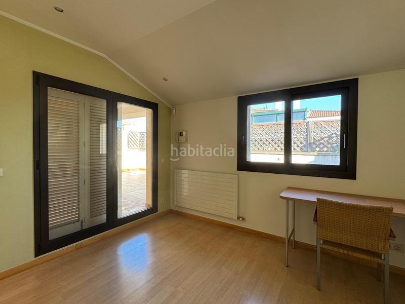 Foto 6e16abbb-84eb-4f53-8068-f36c79d9f6fe. Dachwohnung mit heizung parking in Creu de la Mà Figueres