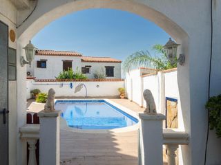 Haus  Calle pinedes. Casa espaciosa con vistas al mar y piscina privada zona puig sec