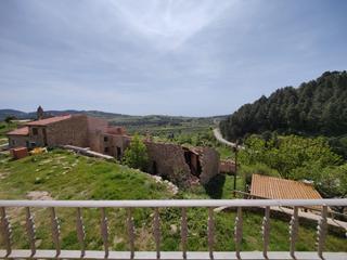 Casa a Pobla de Benifass (la). Magnfica casa de pueblo con interiores en madera y piedra a est