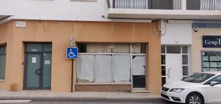 Lloguer Local Comercial a Sénia (La). Local comercial en frente de un parque