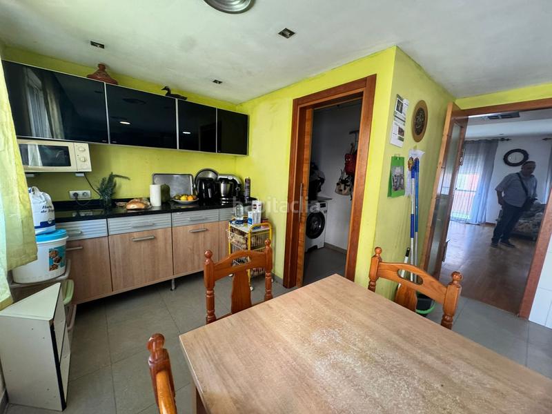 Foto 28d38421-3733-4f0f-adf9-d781cc40b8bf. Casa adossada a Sénia (La)