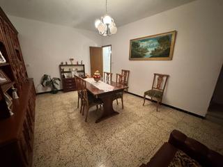 Casa adosada en Snia (La). Amplia casa adosada de 5 dormitorios y 2 baos en excelente esta