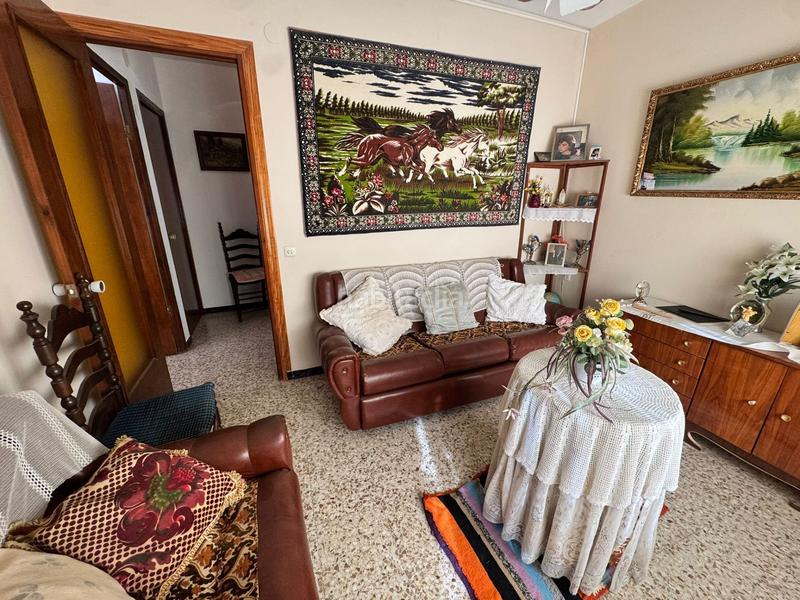 Foto dfe438b9-303f-44c5-b392-e2906fa73e29. Casa adossada a Sénia (La)