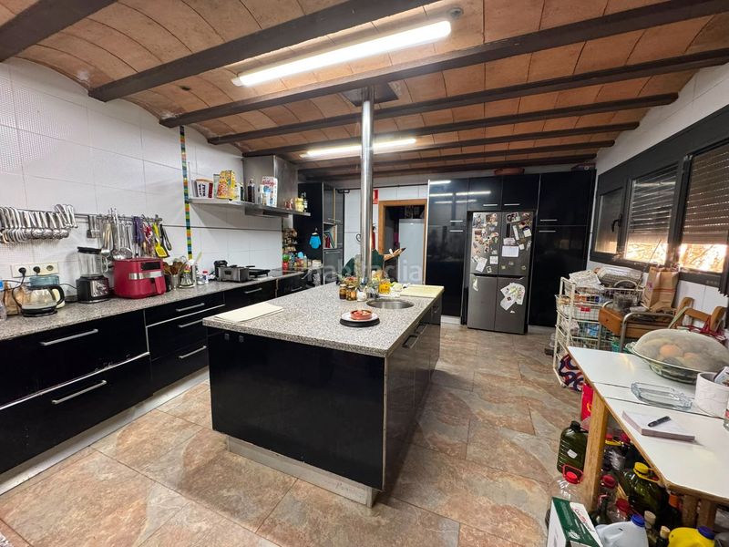 Foto f1694b3d-53ea-4703-8680-cc362f6cd726. Edifici a Benissanet