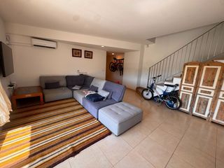 Duplex in Ulldecona. Dúplex en venta con 3 dormitorios, calefacción individual, terra
