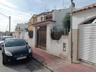 Residential Plot in Carrer de les basses 37. Terreno para edificar casa adosada en zona plademar (cunit)
