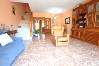 Casa aparellada a Santa Maria-l´Eixample-Sud Sumella. Enorme casa en el mismo centro urbano con garaje de 80m2