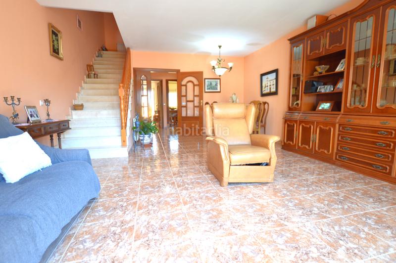 Foto 1f51fd70-fc9c-42d4-83b3-875abf47e82e. Casa aparellada amb calefacció aparcament a Santa Maria-l´Eixample-Sud Sumella Cubelles