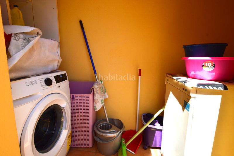 Foto b22b1560-d75c-4c23-be44-04dc61918c2e. Casa aparellada amb calefacció aparcament a Santa Maria-l´Eixample-Sud Sumella Cubelles