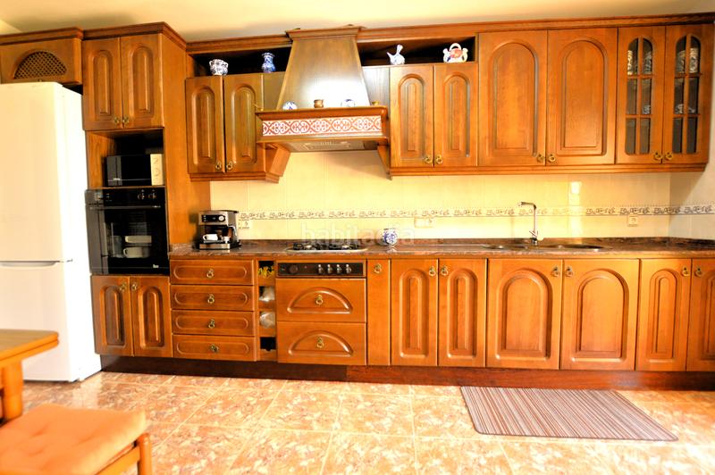 Foto d0ea3654-65eb-403d-ba2f-446423e10d00. Casa aparellada amb calefacció aparcament a Santa Maria-l´Eixample-Sud Sumella Cubelles