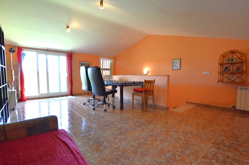 Foto f7015840-46f3-42a1-b8f1-b400114efb18. Casa aparellada amb calefacció aparcament a Santa Maria-l´Eixample-Sud Sumella Cubelles