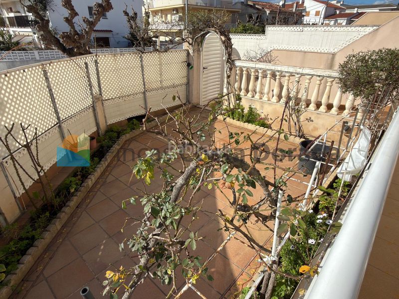 Foto ee2344fb-2d26-4274-933e-decb9286a243. Planta baixa amb calefacció aparcament a Maritim Cubelles