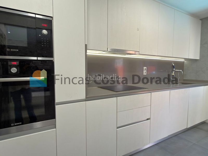 Foto 4650557f-ca19-4921-b496-fdfccf06e83e. Casa adossada amb calefacció aparcament piscina a Cubelles