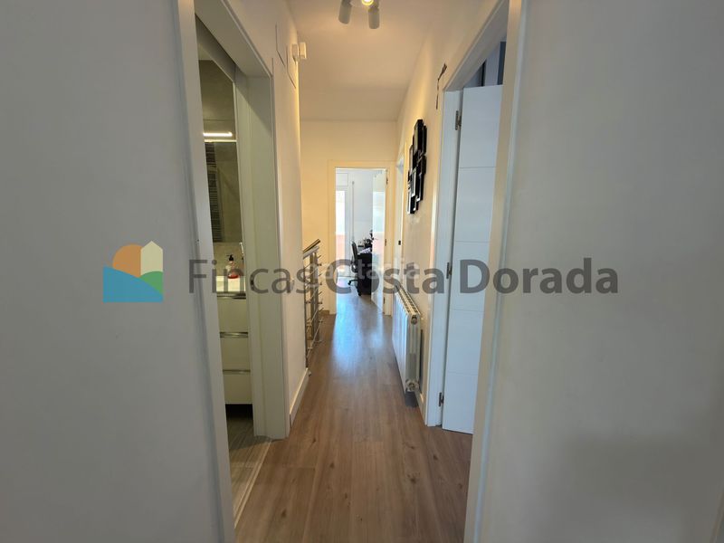 Foto ad66ab40-09d0-41f6-947f-db5d666e93fd. Casa adossada amb calefacció aparcament piscina a Cubelles