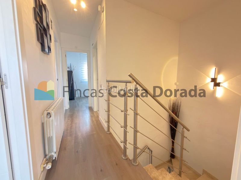 Foto b13b43ab-e108-4215-8b82-c32847a8694c. Casa adossada amb calefacció aparcament piscina a Cubelles