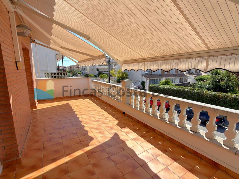 Foto 5ea3da8d-09ba-46fc-83ea-167cafdb99b6. Casa amb xemeneia aparcament a Bardaji-El Molí de Baix Cubelles