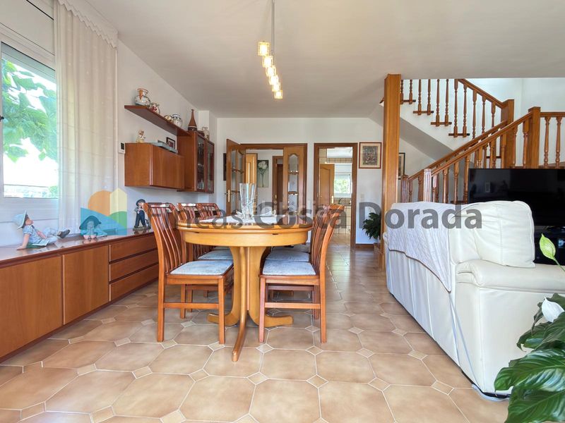 Foto a27cc4ed-f068-42d5-8378-e5ca21e752ad. Casa amb xemeneia aparcament a Bardaji-El Molí de Baix Cubelles