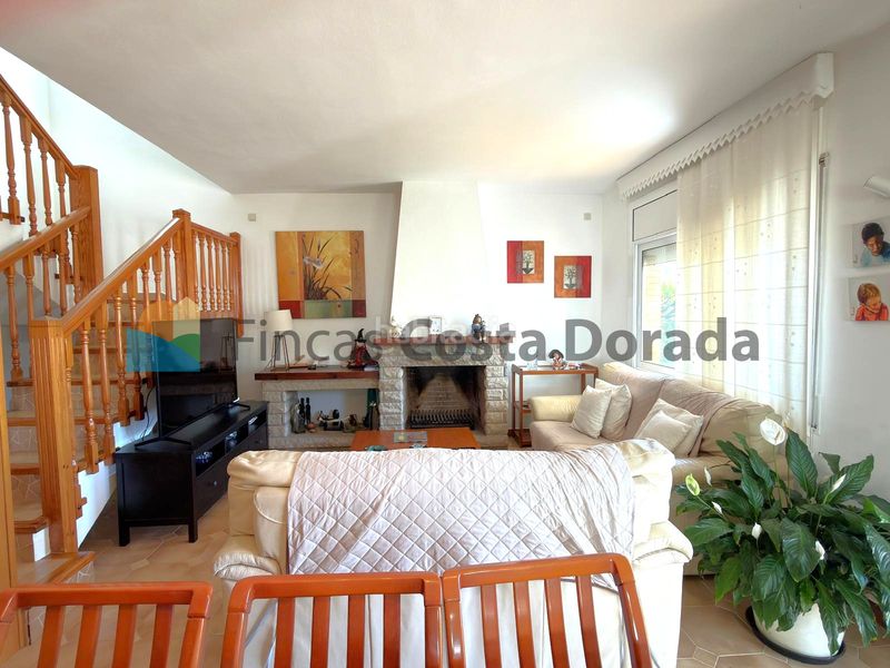 Foto d4fd710f-1d4c-4bc5-8680-4bc14468f510. Casa amb xemeneia aparcament a Bardaji-El Molí de Baix Cubelles