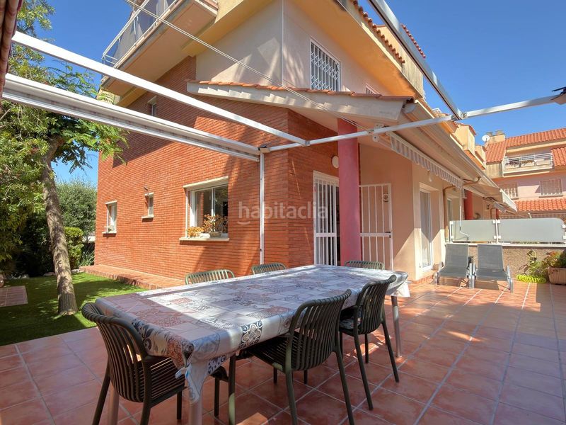 Foto 23a11c87-3813-43df-abf3-1279026420a8. Casa adossada amb calefacció aparcament piscina a Cubelles