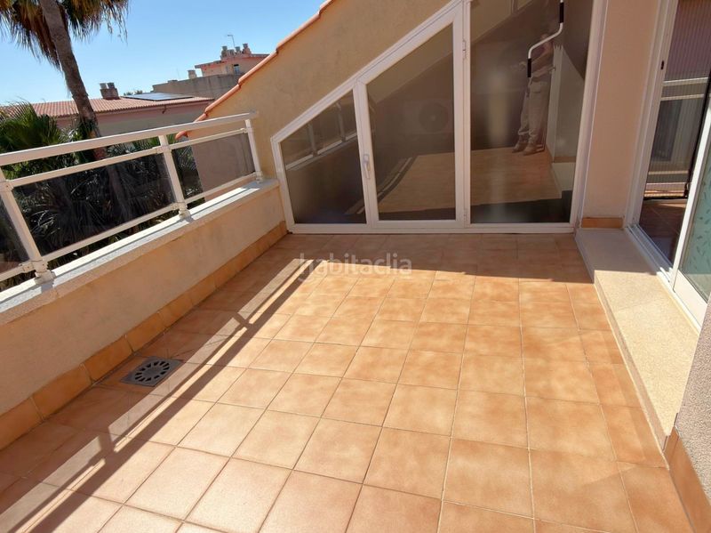 Foto 4e96ad62-6bdb-44d3-83d8-0bc3867d1cb7. Casa adossada amb calefacció aparcament piscina a Cubelles