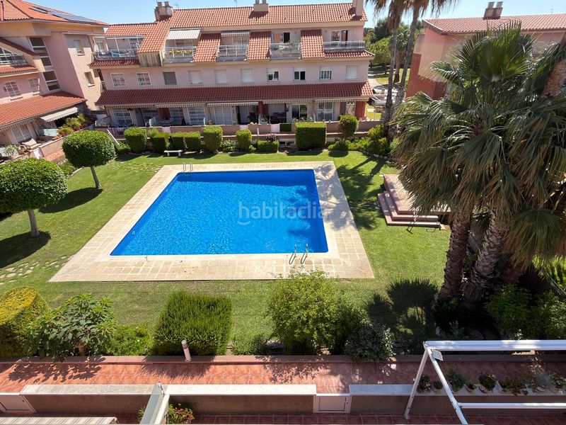 Foto a61e42b2-87ce-4a1f-abfb-1e6233a0a5c1. Casa adossada amb calefacció aparcament piscina a Cubelles