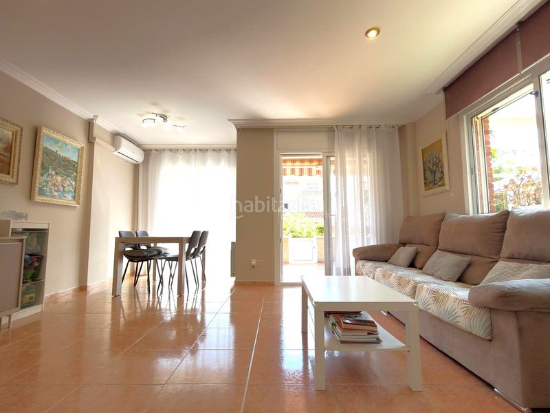 Foto c6c289be-b889-4047-8f25-c879a6ef3a9d. Casa adossada amb calefacció aparcament piscina a Cubelles