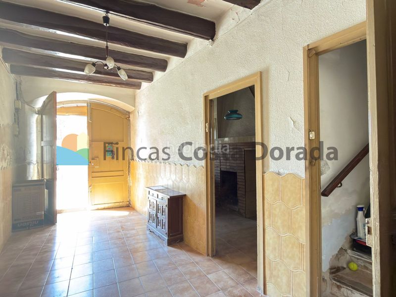 Foto 904bd4b5-fb99-45c6-b9c6-63316f7e0b3d. Masia amb xemeneia a el castell de Cubelles Cubelles