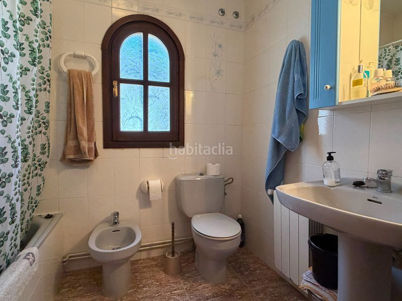 Foto 79cb6102-4197-4fdd-8041-6216f5a343f3. Casa aparellada amb xemeneia aparcament a Bardaji-El Molí de Baix Cubelles