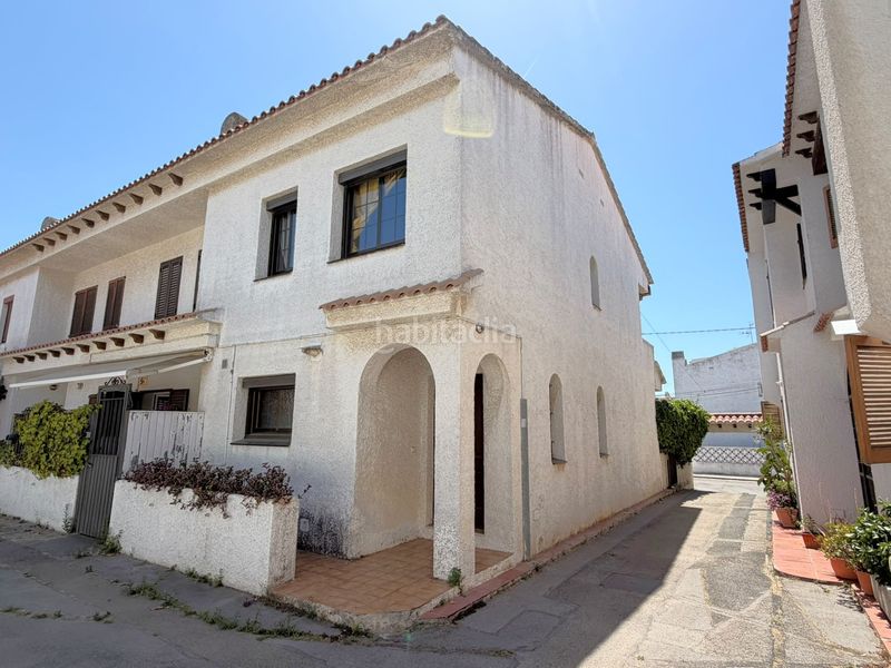 Foto bab9853f-4faa-4472-b86c-9abab2c5984c. Casa aparellada amb xemeneia aparcament a Bardaji-El Molí de Baix Cubelles