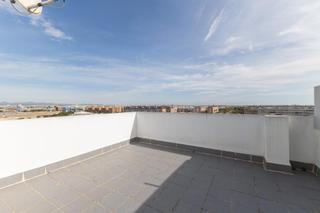 Attique à Aldaia. Atico en venta en aldaia seminuevo con garaje y trastero