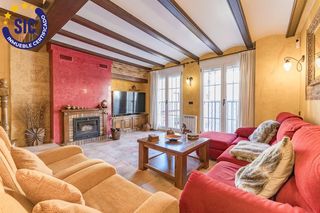 Casa a Alaquàs. Casa de independiente en alaquàs zona centro