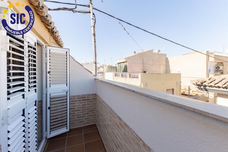 Foto 804be998-46bb-4fce-a89f-1bd4e867c573. Casa amb aparcament a Alaquàs