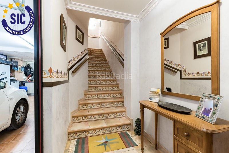 Foto bc4b4164-716c-4d87-b8f5-f9a5750ffddc. Casa amb aparcament a Alaquàs