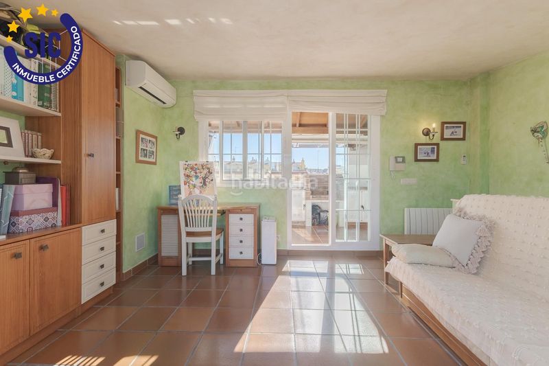 Foto dd078ae4-dce8-4ff7-8aaa-dd0362a6f92f. Casa amb aparcament a Alaquàs