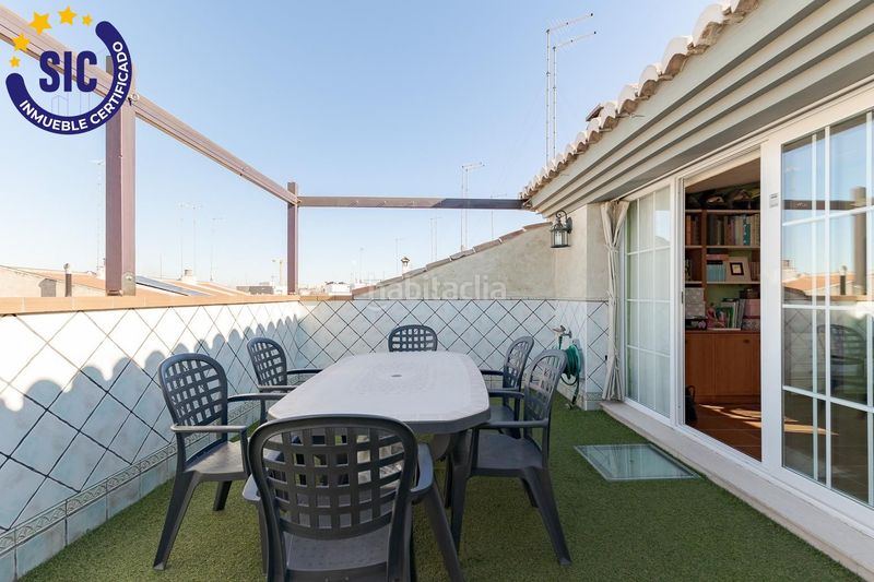 Foto f7c4a0e6-e2b5-4b9d-8387-4bc299bc4df6. Casa amb aparcament a Alaquàs