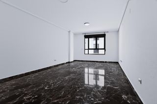 Rent Flat in Aldaia. Piso en aldaia  en alquiler seminuevo con terraza