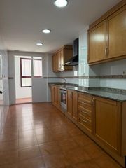 Rent Flat in Aldaia. Piso en aldaia  en alquiler seminuevo con terraza