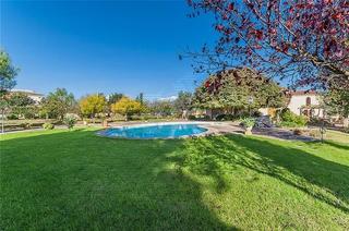 Country house in Son Sardina. Finca rústica en solar de 4.500 m2 aprox. con piscina, 400 m2 co