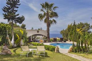 Chalet in Cala Blava-Bellavista. Chalet unifamiliar en solar de 1.100 m2 aprox. con vistas mar,